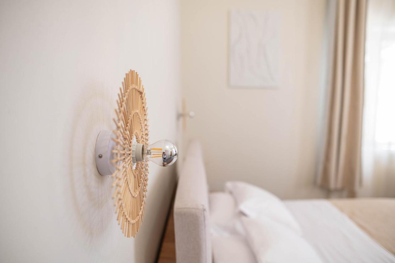 Kosnian City Suites B Bagian luar foto