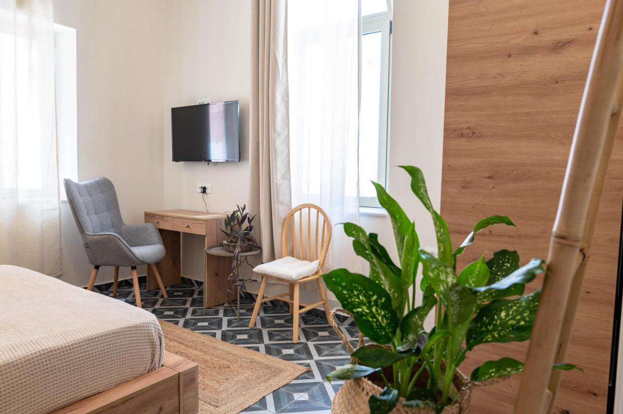 Kosnian City Suites B Bagian luar foto