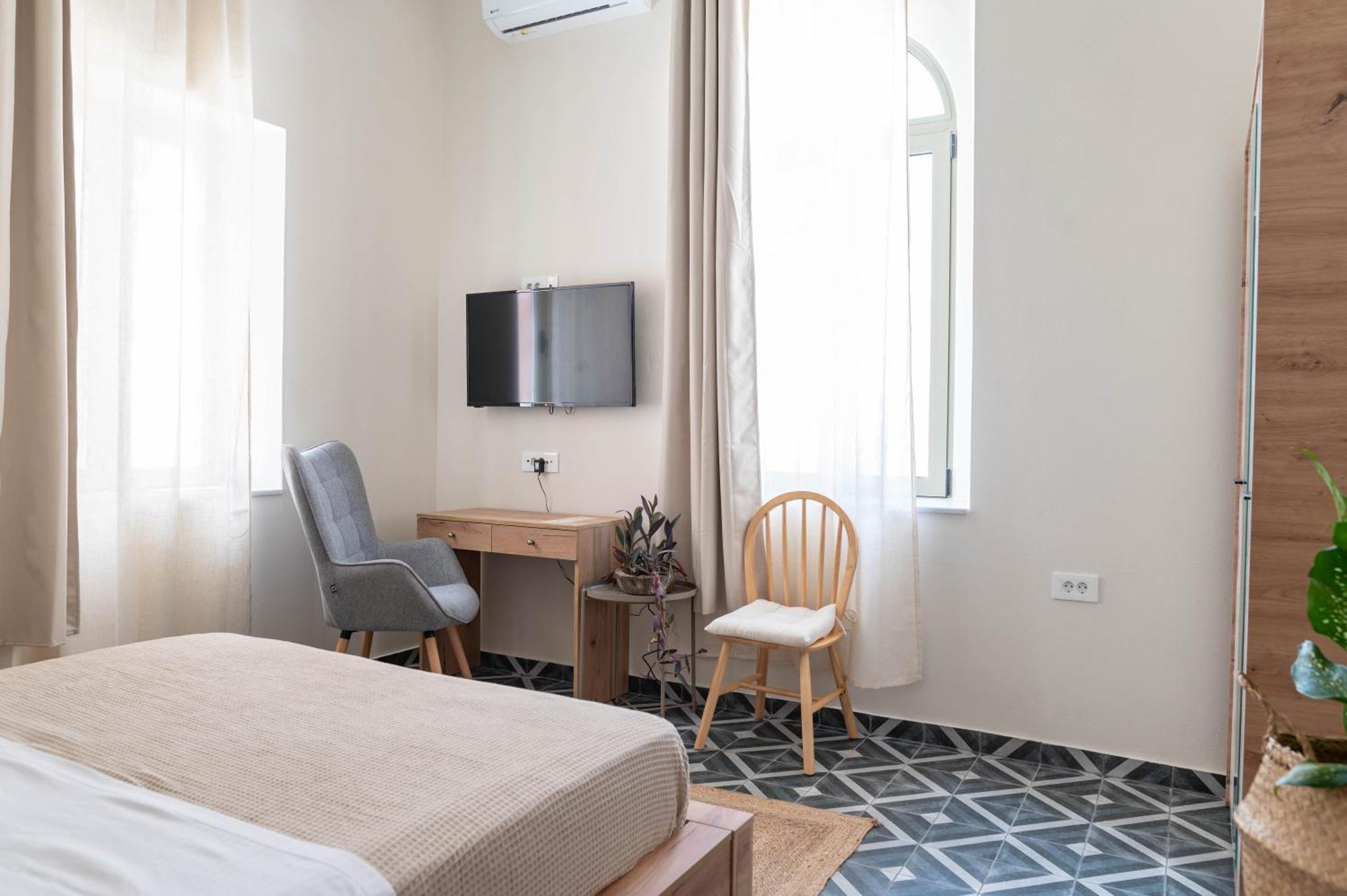 Kosnian City Suites B Bagian luar foto